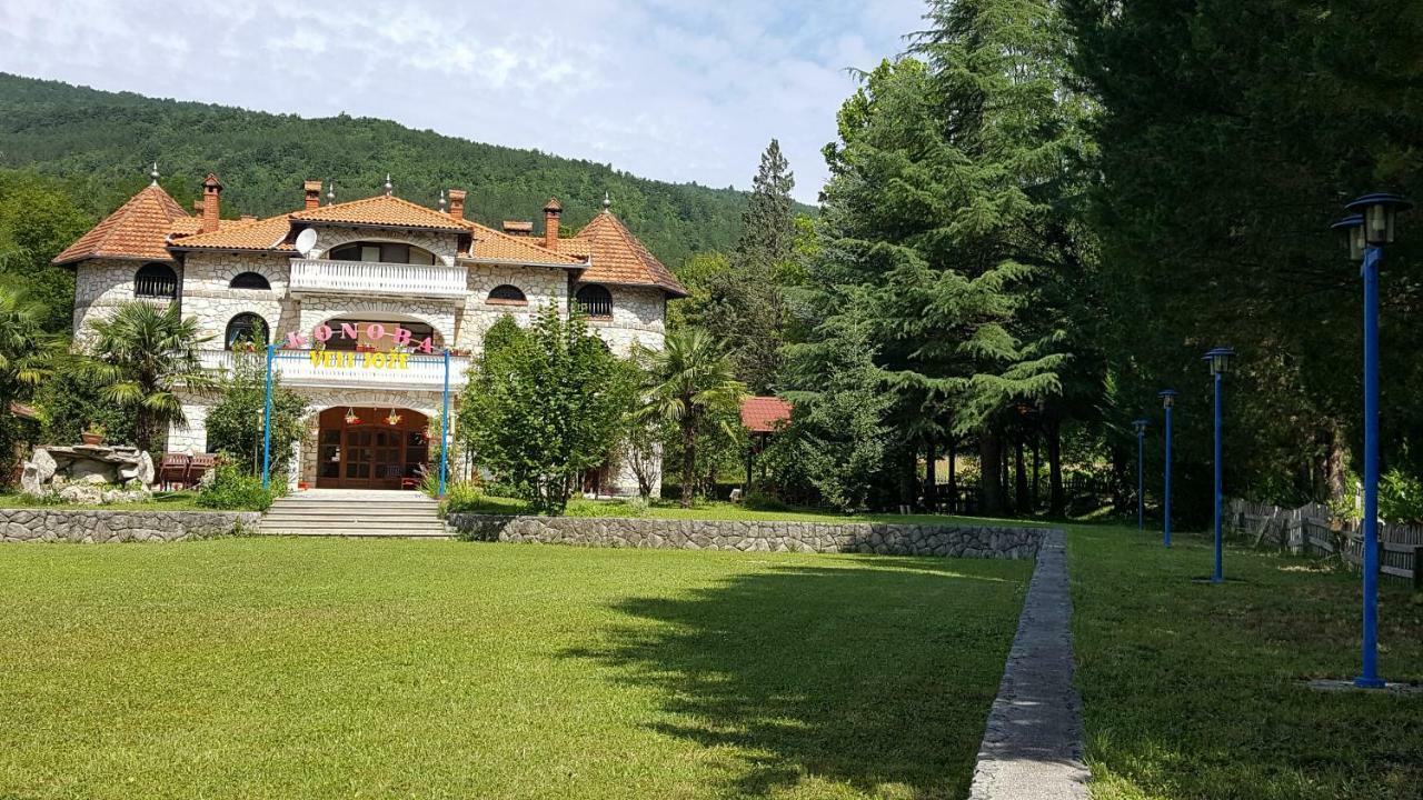 Hotel Sara à Buzet Extérieur photo